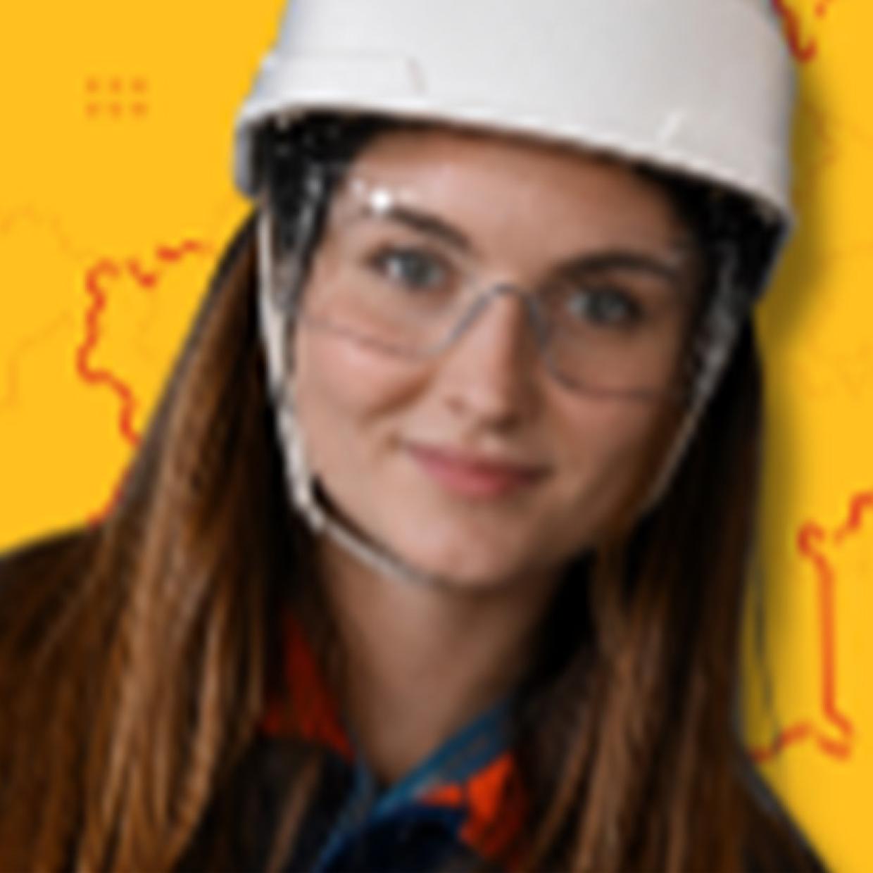 un homme et une femme portant un casque