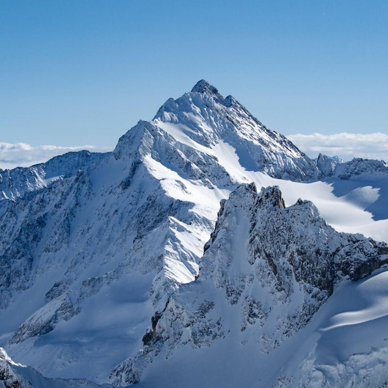 prise de vue des montagnes